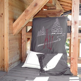 Funda nórdica gris con pista de esquí