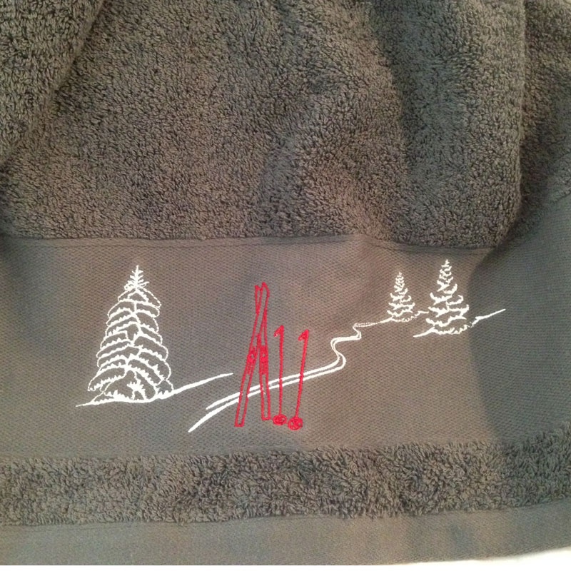 Grey bath sheet with ski trace 40x60 in