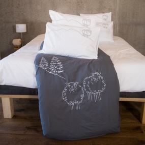Grey duvet cover with sheeps