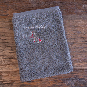 Grey washcloth with a skier 6x8 in (pack of 3)