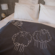 Grey duvet cover with sheeps