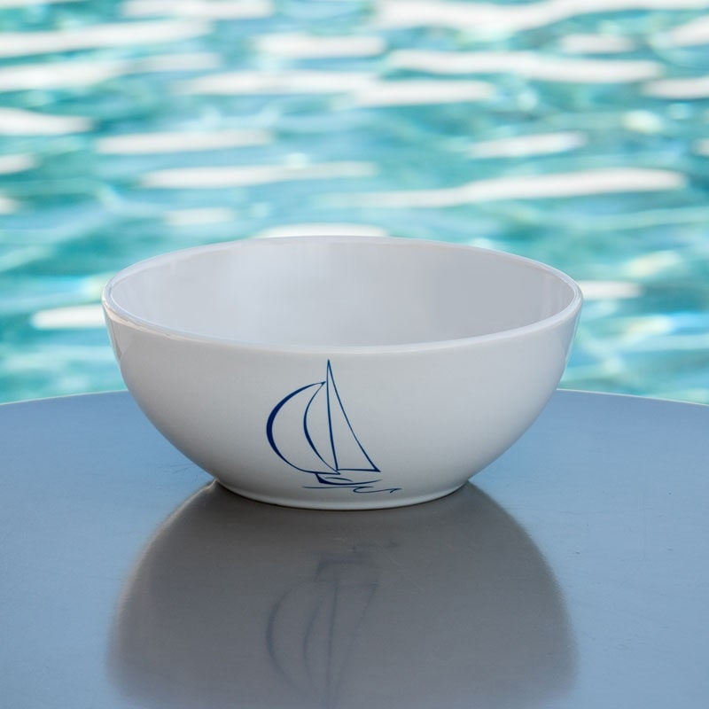Ensaladera de estilo marinero con un motivo de barco.