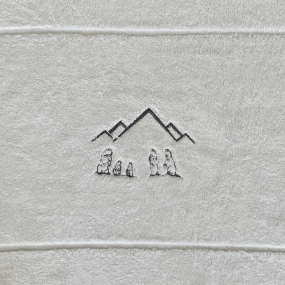 White bath mat with Marmots 20 x 31 in