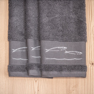 Grey guest towel with fish (pack of 3)
