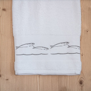White bath sheet with fish 40 x 60 in