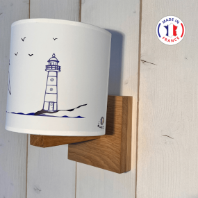 Seagull wall sconce with wooden wall bracket.