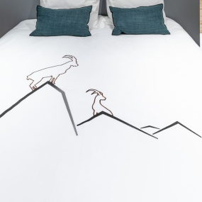 White duvet cover with Ibex