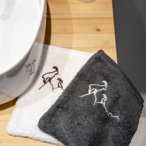 Photo of the white and grey Ibex washcloth set.