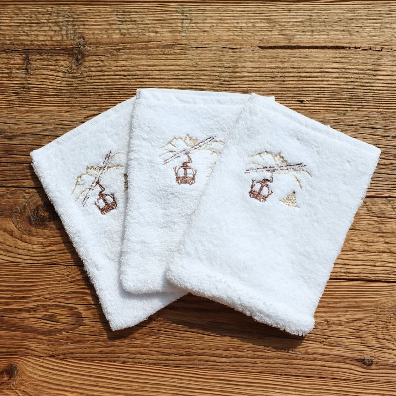 White washcloth with a cable car 6x8 in (pack of 3)