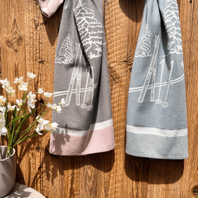 Strofinaccio da cucina montagna jacquard Ski grigio e rosso.