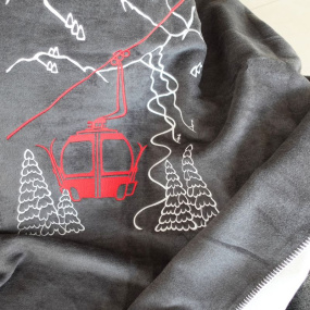 Thick grey blanket - Cable car