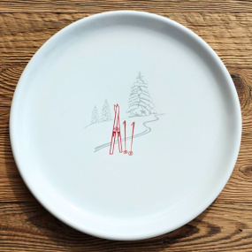 Mountain serving platter with a ski tracks pattern.