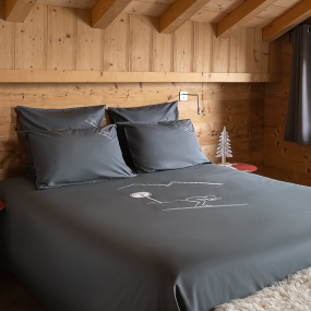 Taie d'oreiller 50x70 tout schuss grise assortie avec la housse de couette Tout Schuss