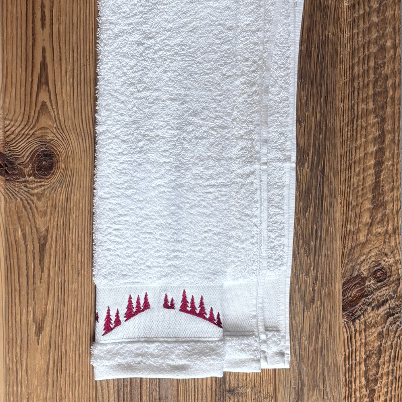 white guest towels with fir design (pack of 3)