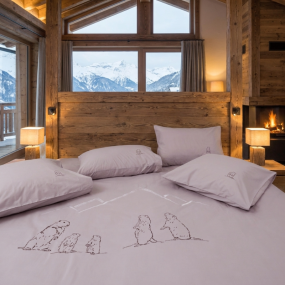 Taupe duvet cover with marmots